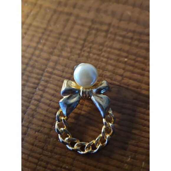 Vintage Large Gold Tone Bow Clip On Earrings With Enamel Centre - Picture 2 of 4